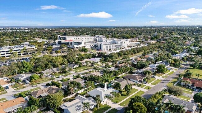 Building Photo - 2512 SW 5th St