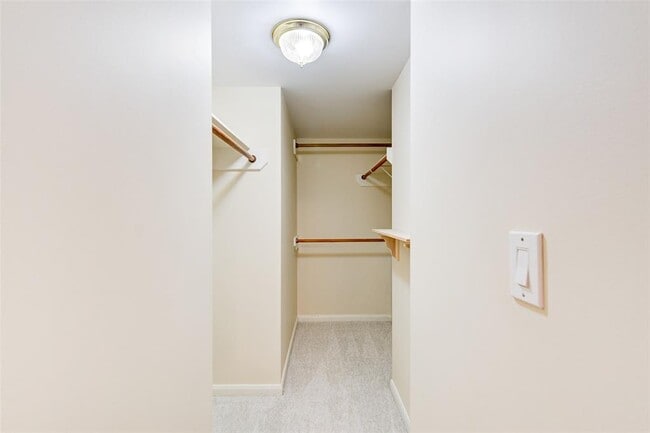Building Photo - 6012 Kirby Dr