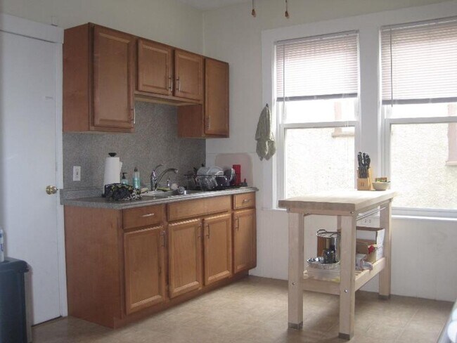 Building Photo - No Brokers Fee, Heat, Hot Water Included, One parking is Included, 2 Porches, Free Laundry