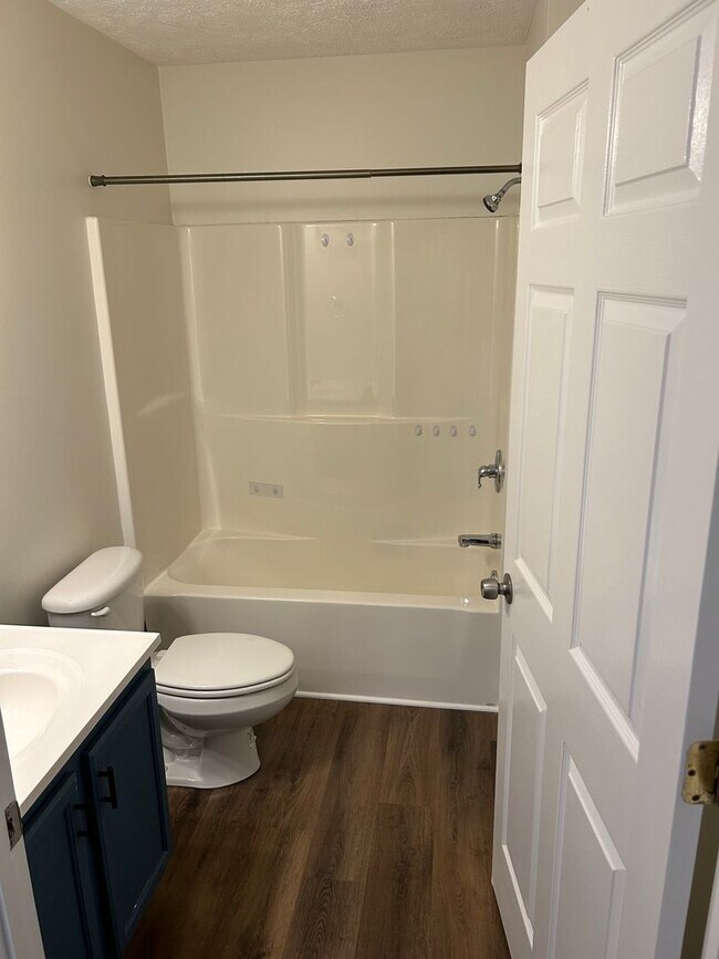 Building Photo - Now available:  Three bedroom, 1.5 bath home in Maryville City