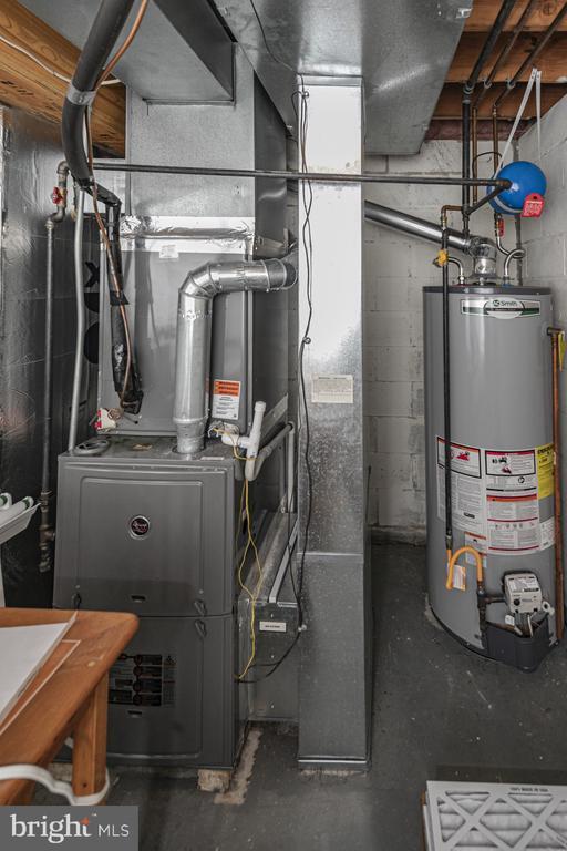 Building Photo - 27 Richards Rd