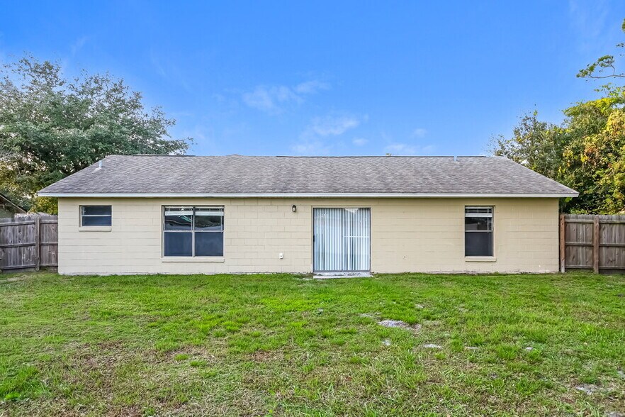 Building Photo - 351 Montgomery Ct