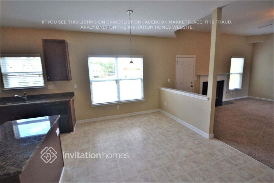Building Photo - 4968 Locherby Dr