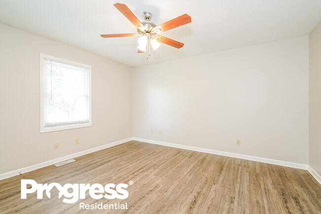 Building Photo - 451 Meadowlark Dr