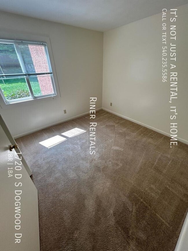 Building Photo - 1720 S Dogwood Dr