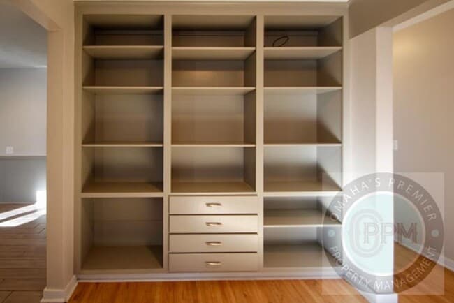 Building Photo - Fully updated 5 bedroom, 2 bathroom house