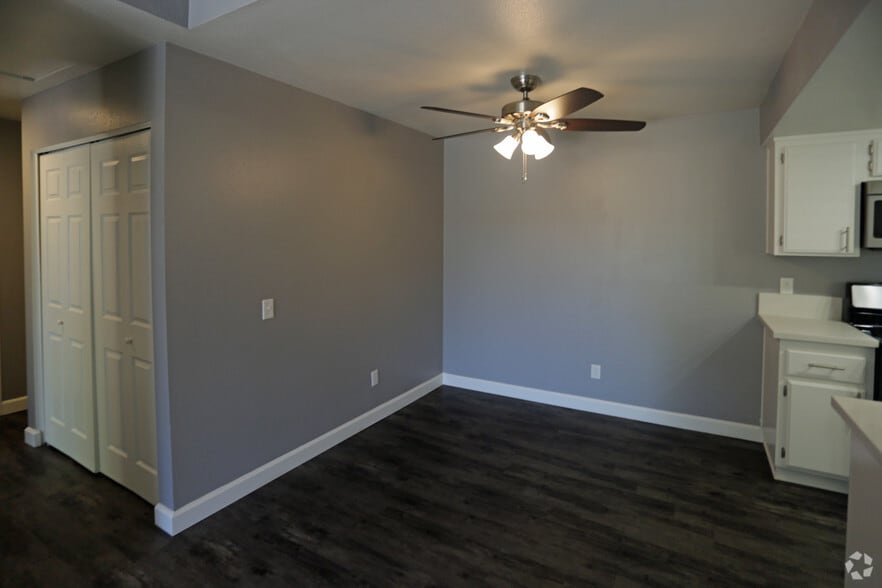 1 BR, 1 BA Upgrade-Dining Room - Acacia Park Apartments