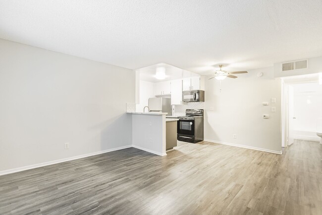 Interior Photo - 951 S. Oxford