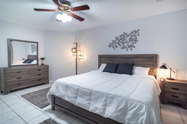 Building Photo - 13414 Creek Springs Dr