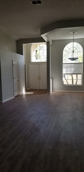 Building Photo - 13504 White Elk Loop