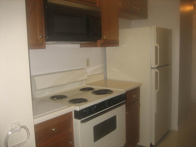 Building Photo - Beautiful 2 bedroom 2 bathroom First Floor Condo in Bel Air