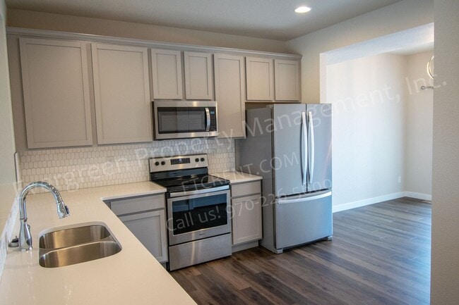 Building Photo - 298 E Chestnut St