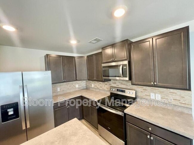 Building Photo - 108 Rosefield Ct