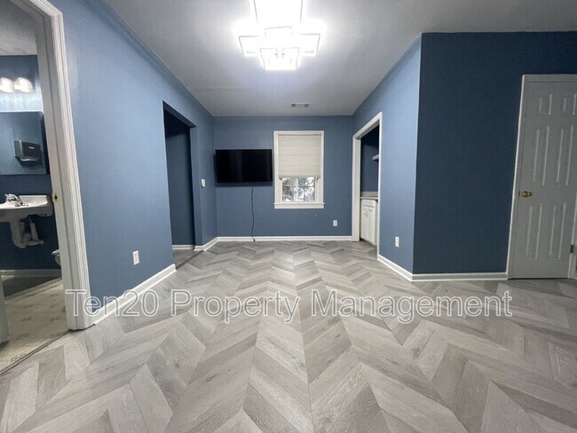 Building Photo - 4741 Armour Rd