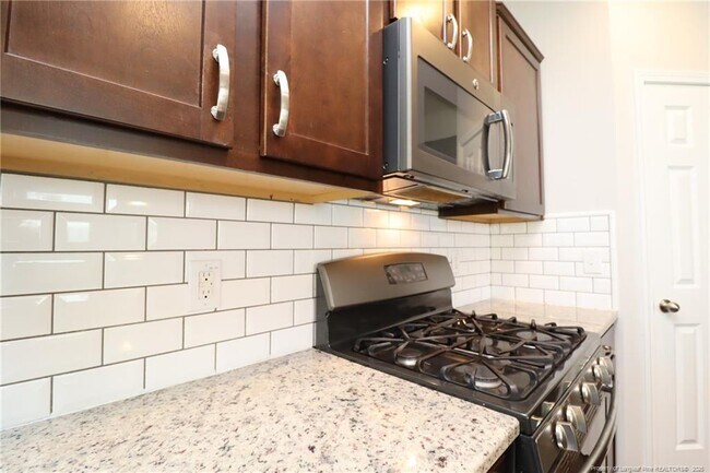 Building Photo - 408 Starkey St