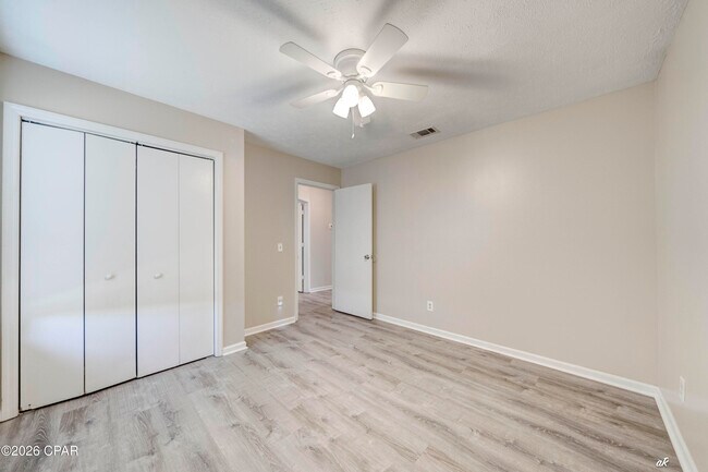 Building Photo - 3722 Burnham Way