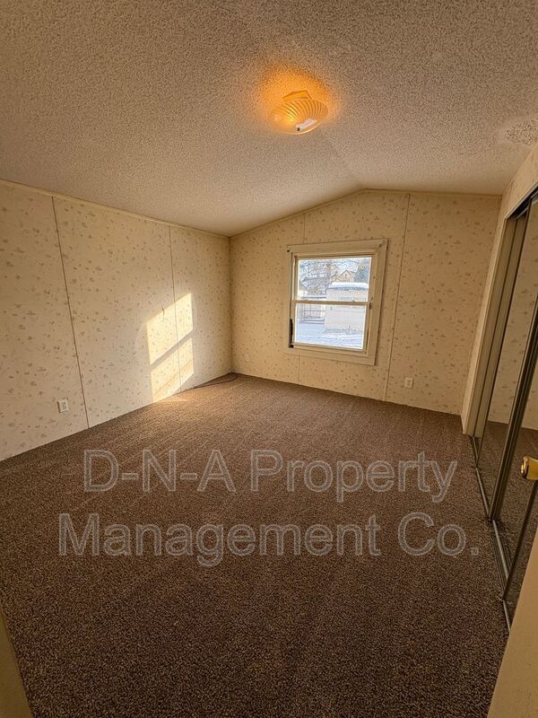 Building Photo - 22 Jane St