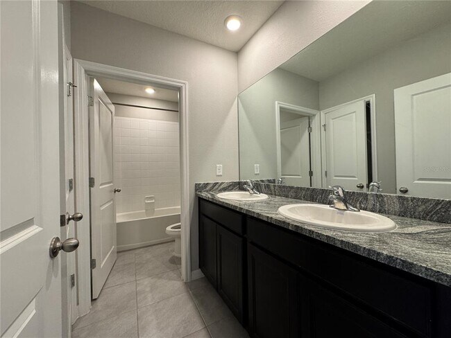 Building Photo - 13154 Brookside Moss Dr