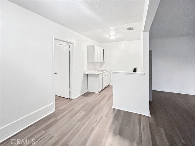 Building Photo - 1109 S Minnie St