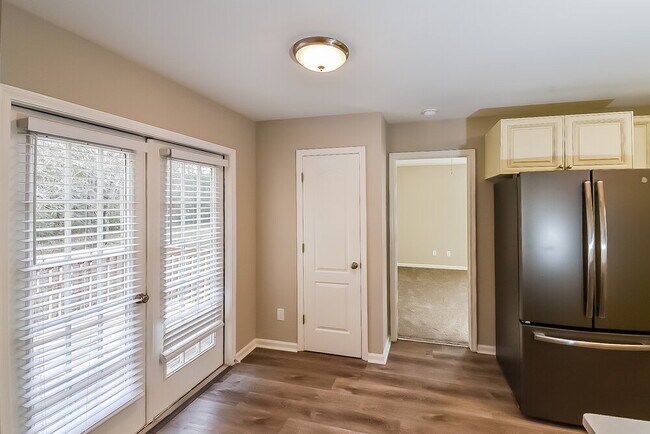 Building Photo - 6348 New Gate Dr