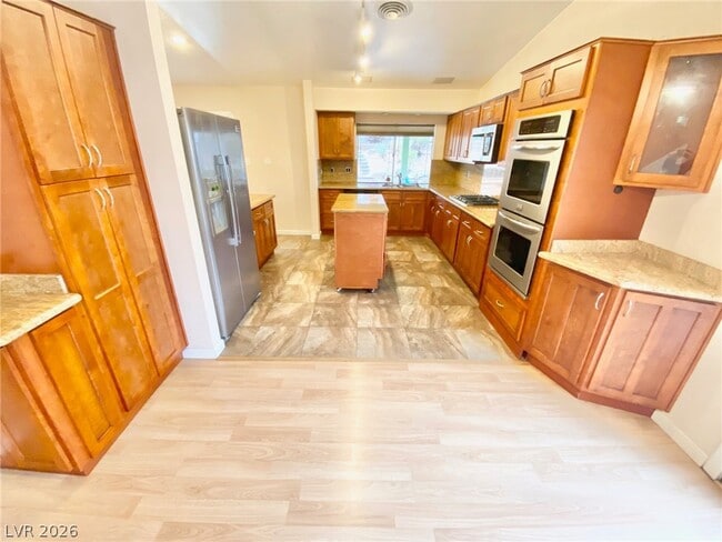 Building Photo - 400 Davenport Ln