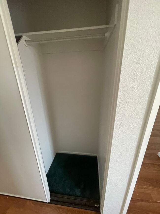 Building Photo - Charming Home in Hesperia- HOA Community- 3 Bedrooms, 2 Bathrooms, Community Park