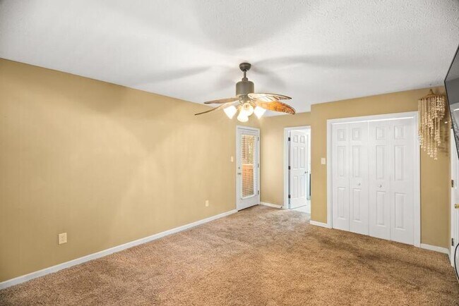 Building Photo - 3 Bluff Pointe Way