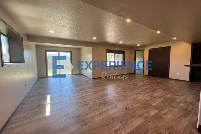 Building Photo - 5733 Bream Ct