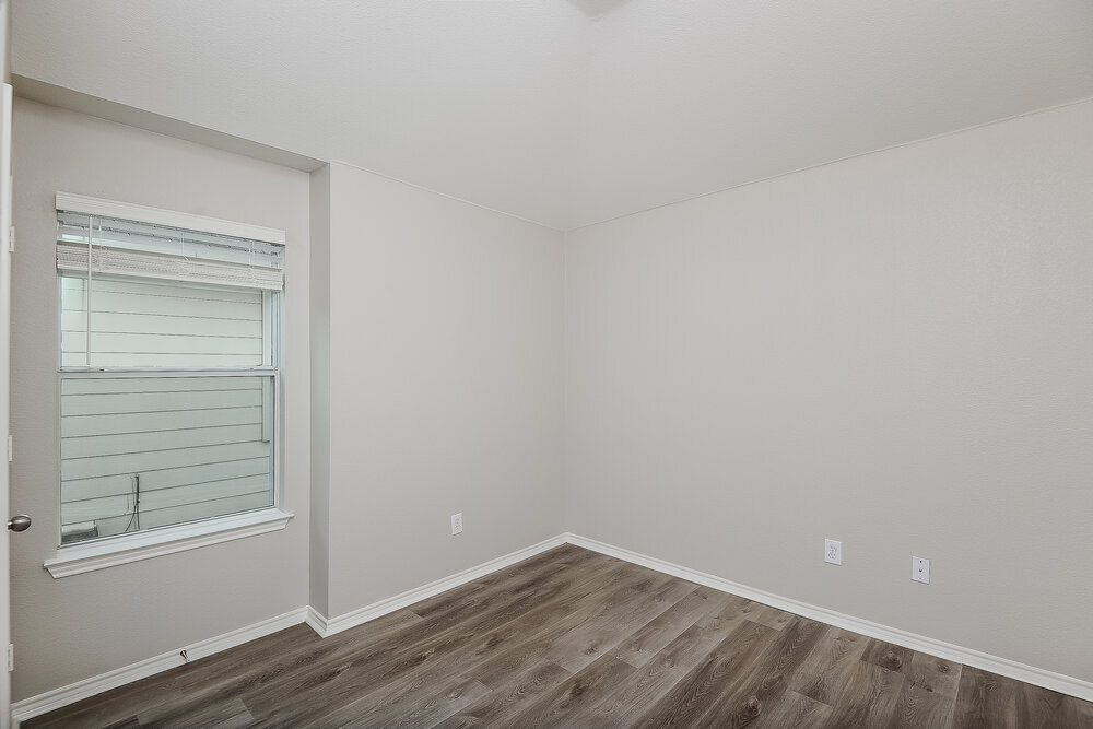 Building Photo - 2104 Deniro Dr