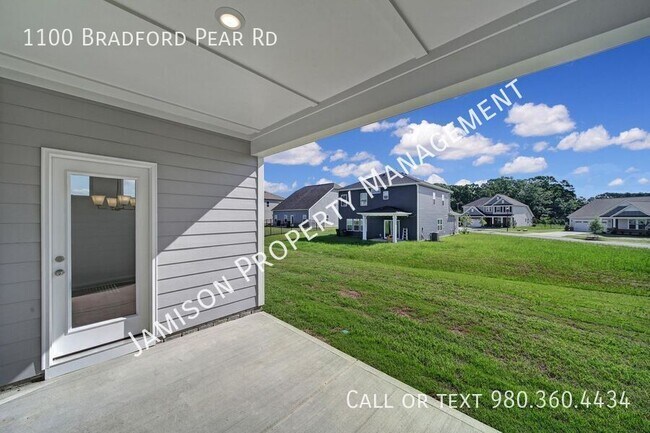 Building Photo - 1100 Bradford Pear Rd