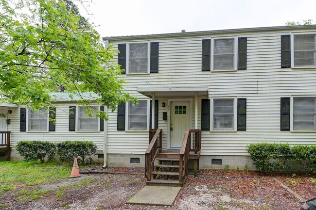 Building Photo - 2 bedroom, 1.5 bath home for rent in the h...