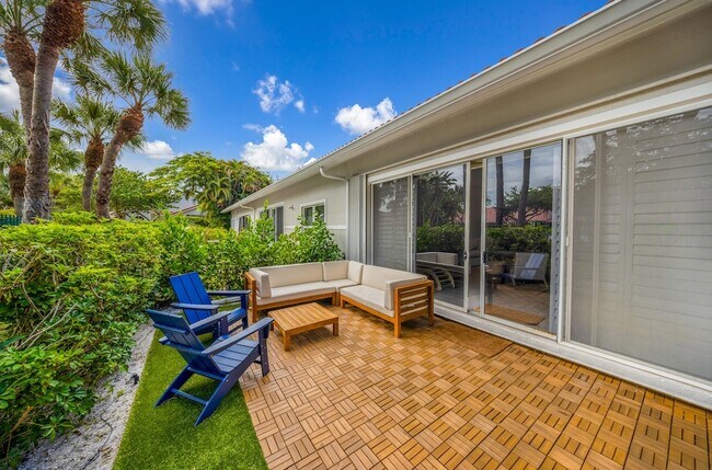 Building Photo - 4117 W Palm Aire Dr