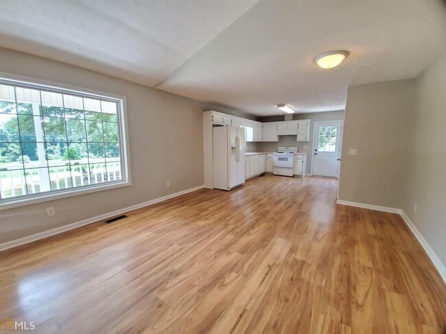 Building Photo - 124 Westwood Rd