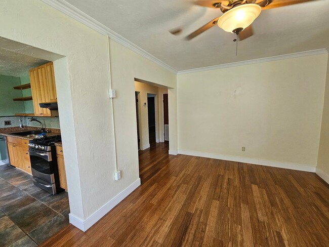 Building Photo - 2 Bedroom/2 Bath home near Duck Pond and Citizens Field