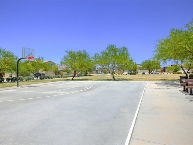 Building Photo - 3 Bedroom 2.5 Bathroom