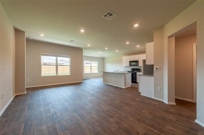 Building Photo - 6104 Brampton Ln