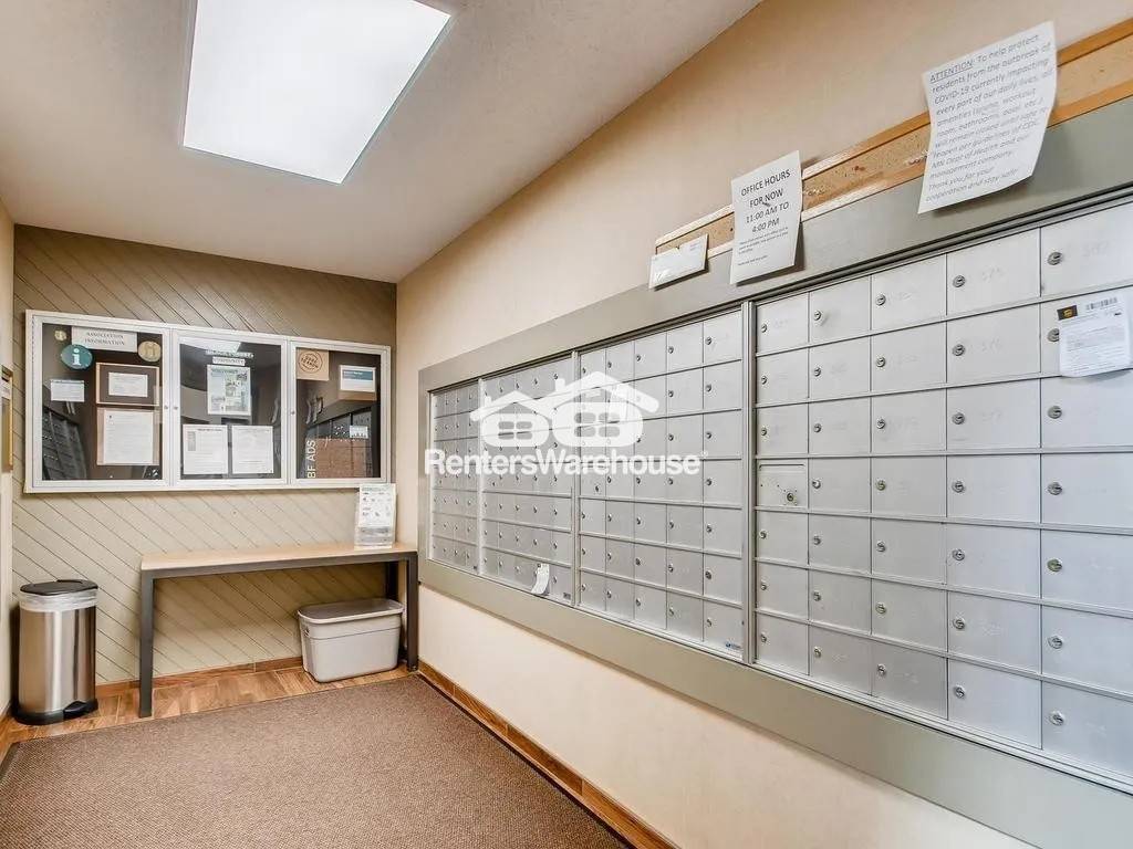 Building Photo - 1601 N Innsbruck Dr