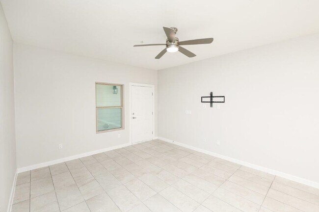 Building Photo - 7126 Rosson Rd