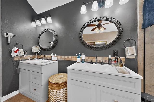 Building Photo - 2701 Scenic Dr