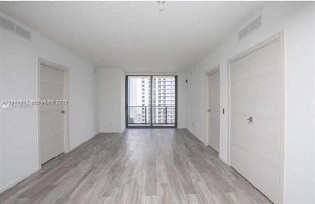 Building Photo - 801 S Miami Ave