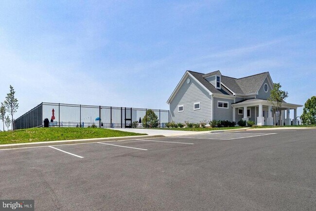 Building Photo - 18 Courier Dr