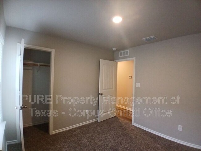 Building Photo - 7610 Rustler Ln