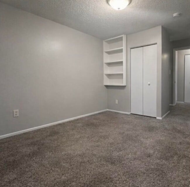 Building Photo - Updated 2BR/1BA Waconia Townhome Available Now!