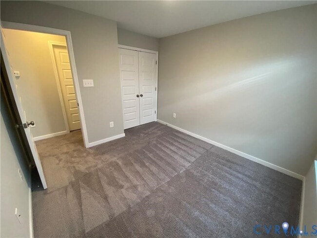 Building Photo - 8040 Rutland Village Dr
