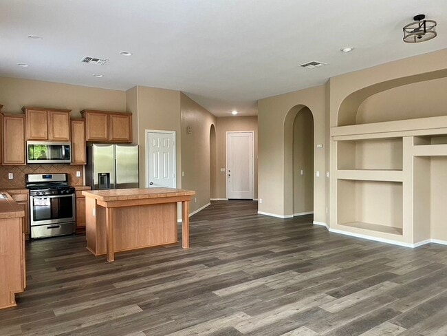 Building Photo - 2916 W Windsong Dr