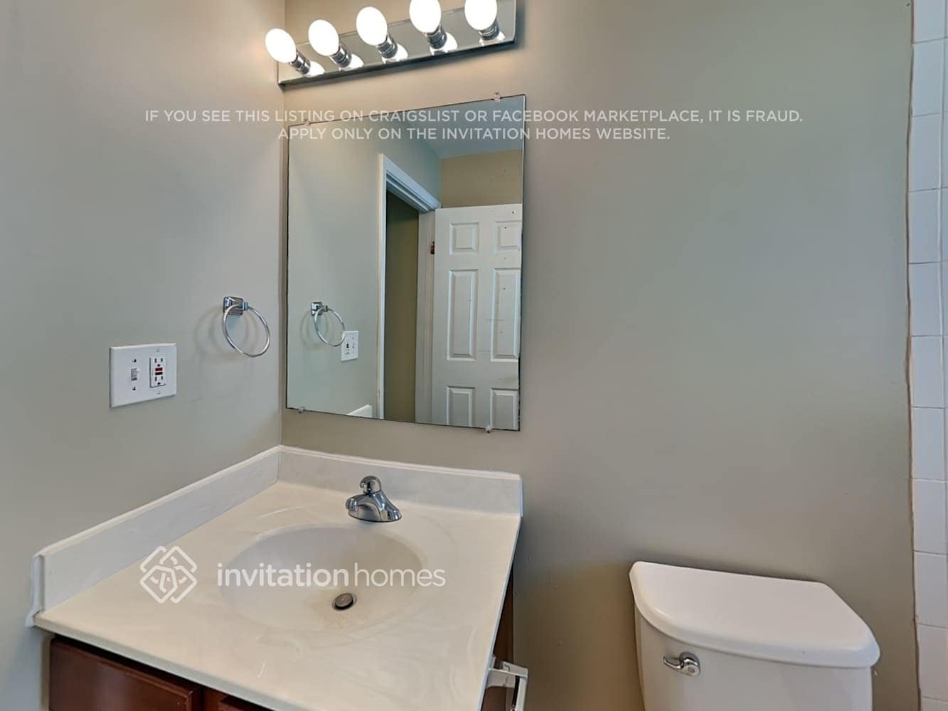 Building Photo - 26W064 Harrison St