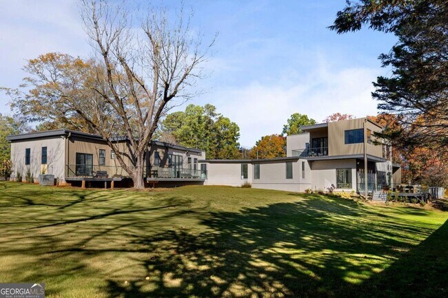 Building Photo - 3600 Lower Roswell Rd