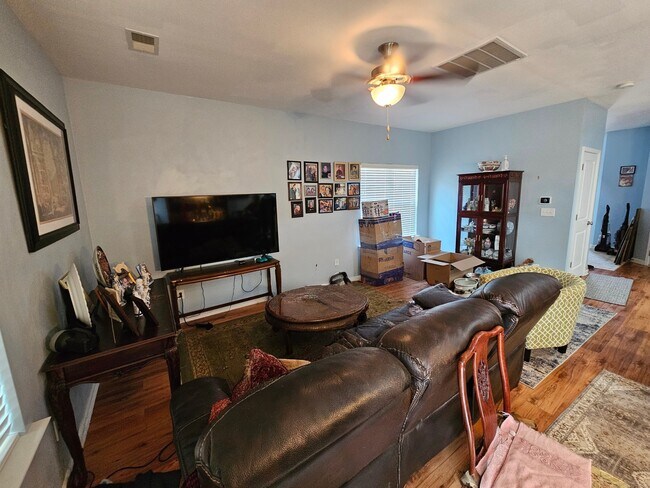 Building Photo - 136 Cordage Dr