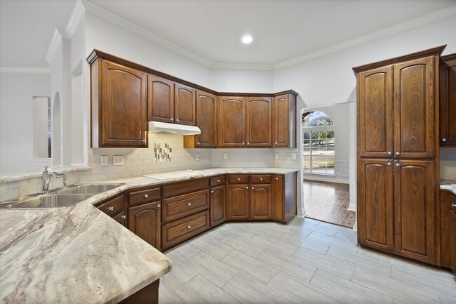 Building Photo - 2045 Chisholm Trail