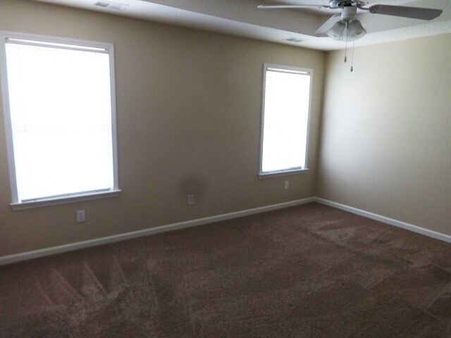 Building Photo - 2440 Hampton Estates Dr SW